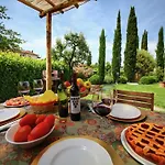 Tuscan Retreat With Pool Dom wakacyjny *