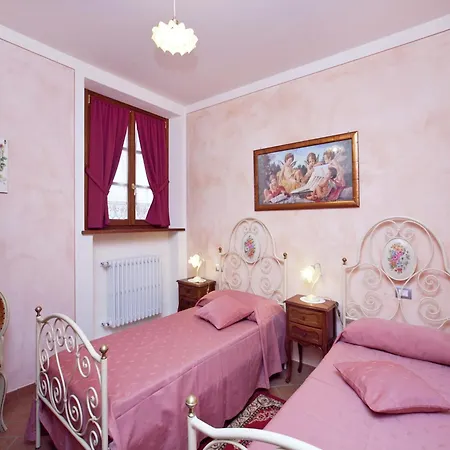 Holiday home Luxurious In With Views Lucignano