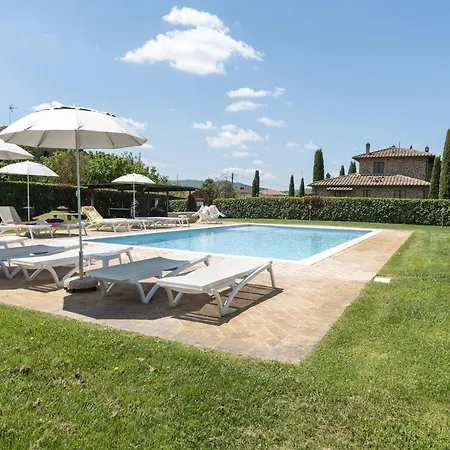 Holiday home Luxurious In With Views Lucignano